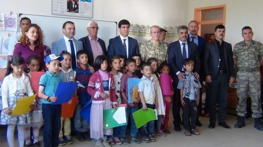 Erciş&rsquo;te 53 Bin &Ouml;ğrenci Karne Sevinci Yaşadı