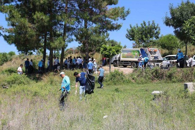 Seyhan Baraj Gölü’nde Temizlik