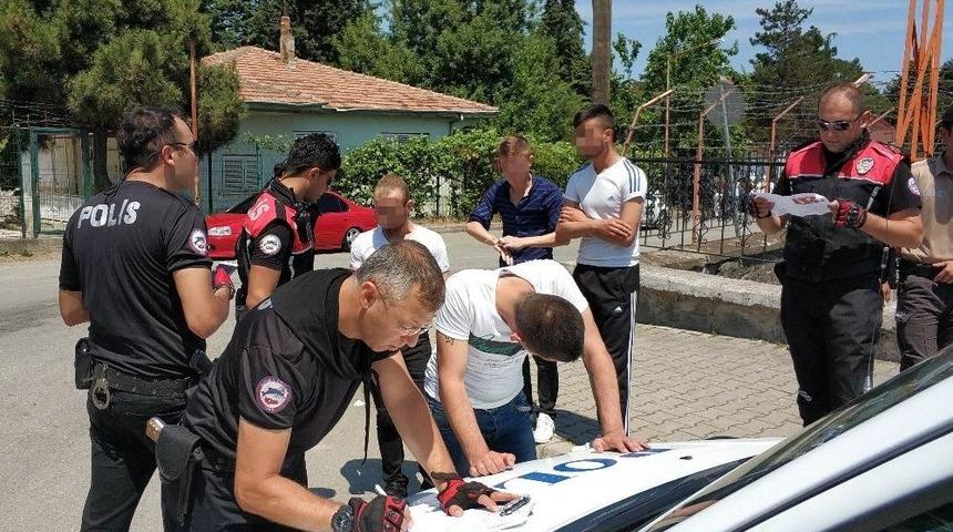 Karne G&uuml;n&uuml; Okul Bah&ccedil;esindeki Bı&ccedil;aklanmayı Yunuslar &Ouml;nledi