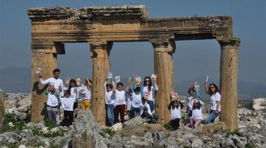 Blandus Antik Kentinde Ve Ulubey Kanyonlarında Kitap Okudular