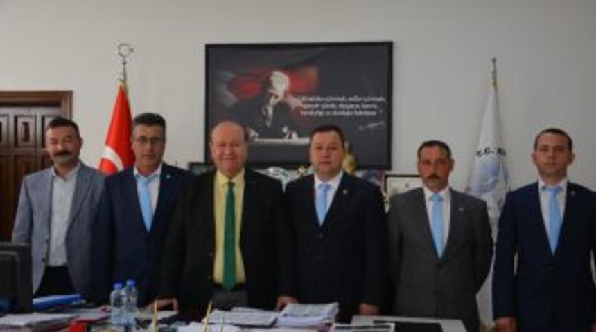 Umurlu Esnaf Ve Sanatkarlar Odasının Yeni Yönetiminden Başkan Özakcan’a Ziyaret