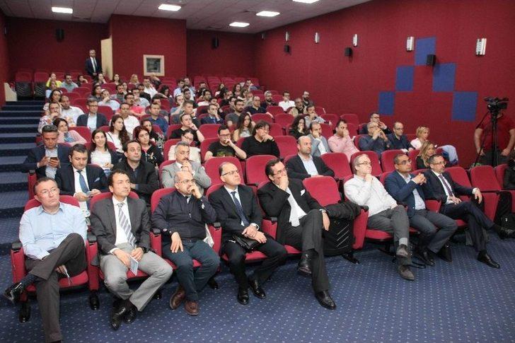 Adana’da Skolyoz Hastalıkları Toplantısında Uzmanları Buluştu