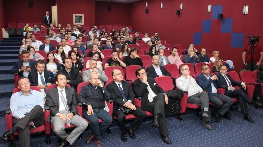 Adana’da Skolyoz Hastalıkları Toplantısında Uzmanları Buluştu