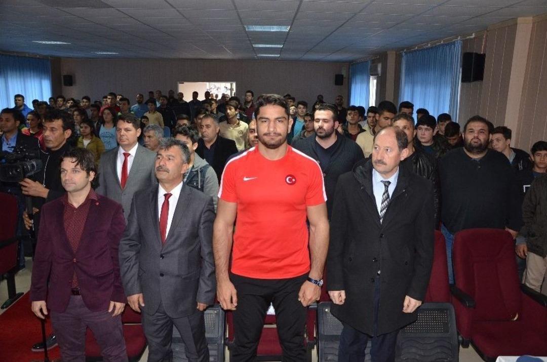 Taha Akg&uuml;l: &ldquo;şampiyon Olduğumda Seyirciyle İstiklal Marşı&rsquo;mızı S&ouml;ylediğimde D&uuml;nyanın En Mutlu İnsanı Oluyorum&rdquo;