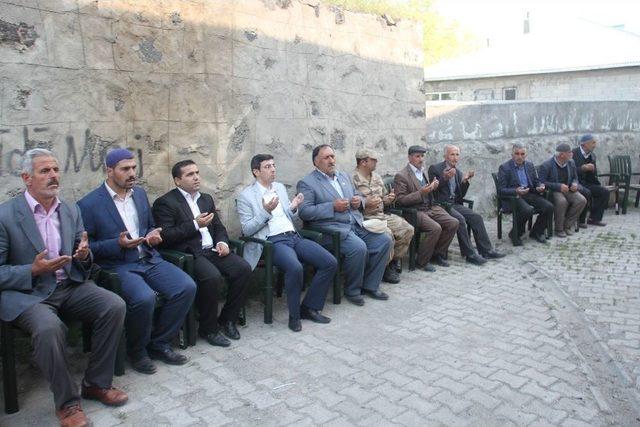 Malazgirt Kaymakamı Soner Kırlı Köy Gezilerine Devam Ediyor