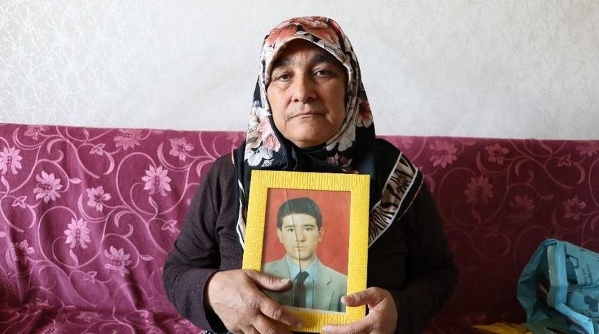 &Ouml;ld&uuml;r&uuml;ld&uuml; Denilen Oğlunu 22 Yıldır Arıyor