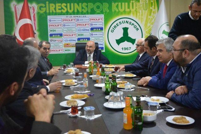 Dursun Özbek’ten Giresunspor’a Ziyaret