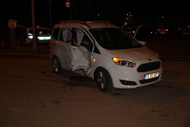 Elazığ’da Kaza: 3 Yaralı