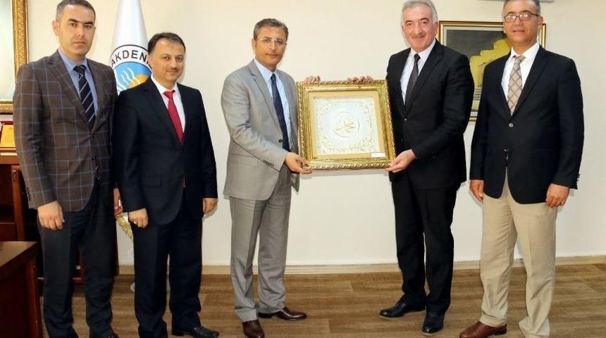 Akdeniz&rsquo;de 63 Okulun Bakım, Onarım Ve &Ccedil;evre D&uuml;zenlemesi Yapıldı