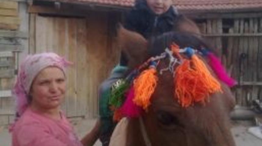 24 G&uuml;nd&uuml;r Yaşam M&uuml;cadelesi Veren 4 &Ccedil;ocuk Annesi Hayatını Kaybetti