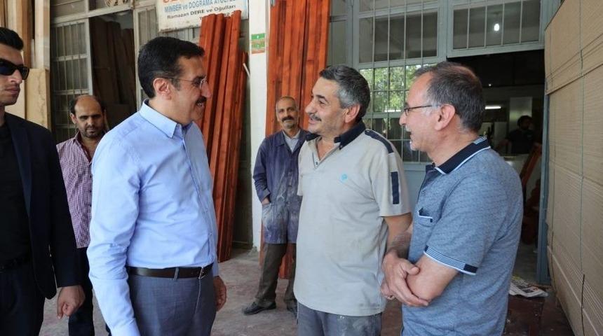 Bakan T&uuml;fenkci&rsquo;den Avusturya&rsquo;nın Cami Kapatma Kararına Sert Tepki