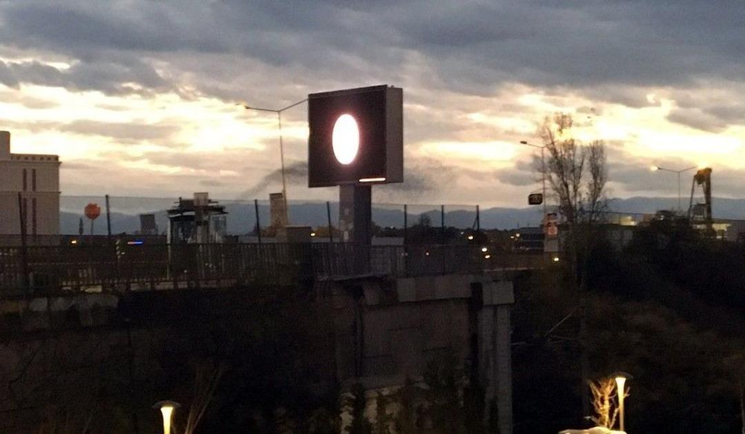 (&ouml;zel) G&uuml;nbatımında Kuşların Dansı