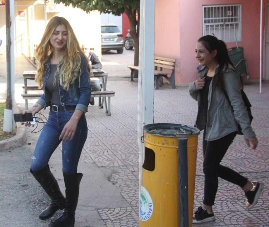 Liseli Kızlar Cezaevine Ziyarete Gitmeyen Arkadaşlarını Darp Etti