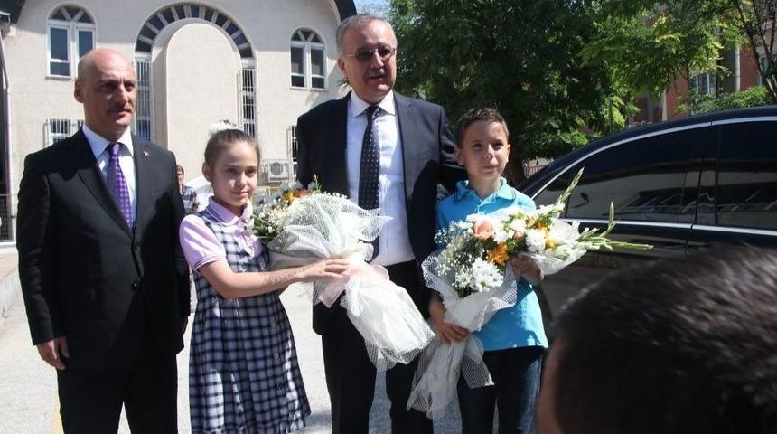 Edirne&rsquo;de 56 Bin 91 &Ouml;ğrenci Karne Heyecanı Yaşadı