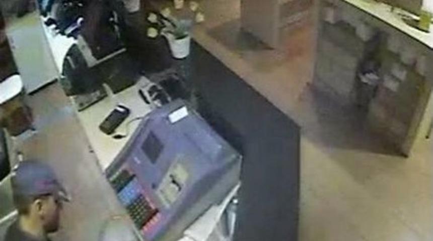 Cezaevinden Ka&ccedil;tı Hırsızlık Yapıp Teslim Oldu