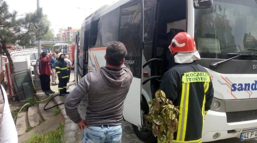 Park Halinde Yanan Servis Midib&uuml;s&uuml; Kullanılmaz Hale Geldi