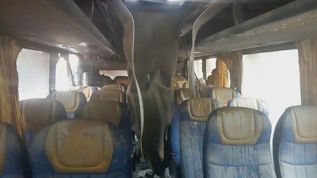 Park Halinde Yanan Servis Midib&uuml;s&uuml; Kullanılmaz Hale Geldi 1