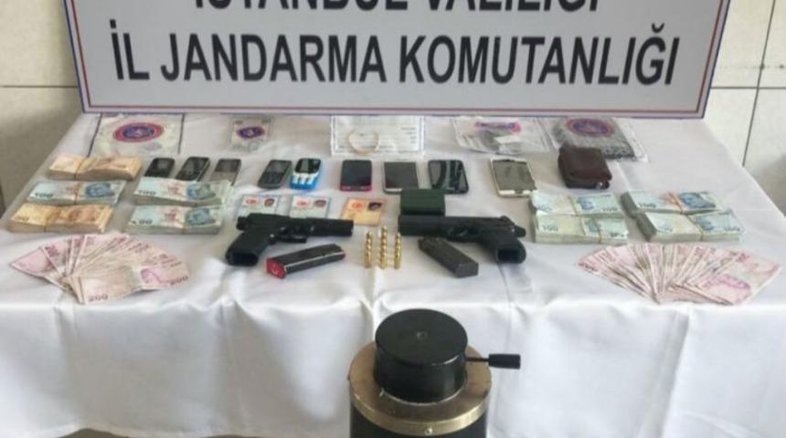2 Milyonluk Altını &Ccedil;aldılar Jandarma&rsquo;dan Ka&ccedil;amadılar
