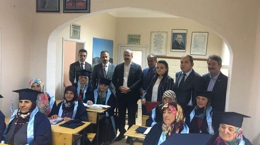 Okuryazarlık Seferberliğinin İlk Mezunları Kep Attı