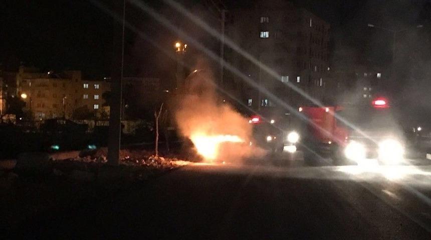 Seyir Halindeki Araç Alev Aldı