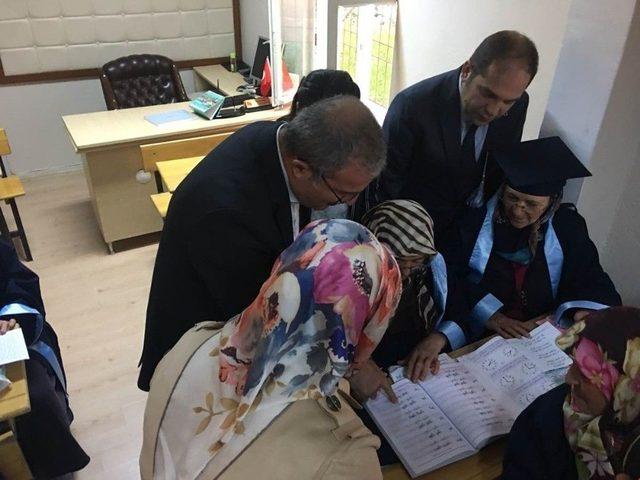 Okuryazarlık Seferberliğinin İlk Mezunları Kep Attı 1