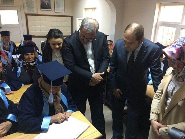 Okuryazarlık Seferberliğinin İlk Mezunları Kep Attı 3