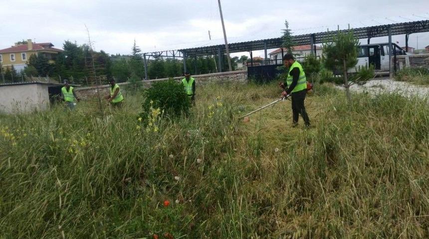 G&ouml;lbaşı&rsquo;nda Mezarlıklar Bayrama Hazır