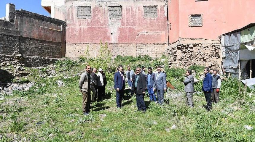 Yıldızlı Han Restorasyonu İ&ccedil;in İlk Kazma Vuruldu