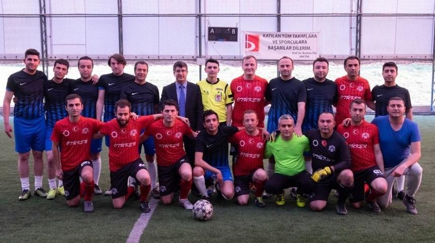 &Uuml;niversitede Bahar Şenlikleri Spor M&uuml;sabakalarıyla Başladı