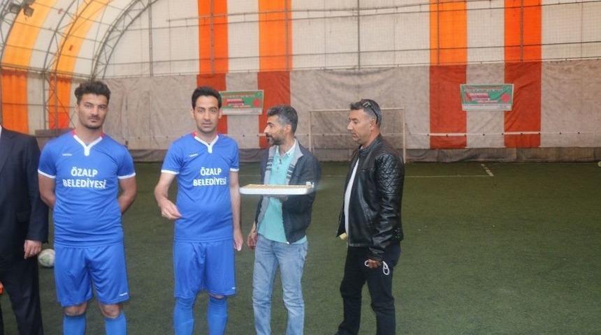 &Ouml;zalp Belediyesinden Futbol Turnuvası