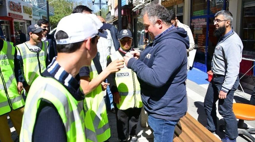 Engelli &Ccedil;ocuklar Bir G&uuml;nl&uuml;ğ&uuml;ne Polis Oldu