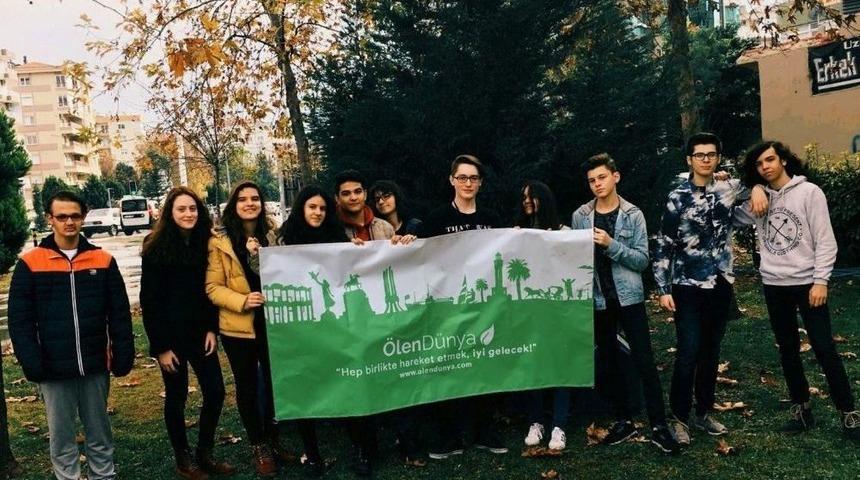 &ldquo;&ouml;len D&uuml;nya&rdquo; İle D&uuml;nyayı Yaşatmaya &Ccedil;alışıyor