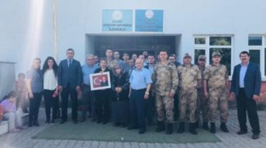 Şehit Adına Okula K&uuml;t&uuml;phane A&ccedil;ıldı