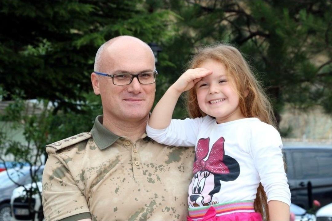 Geleceğin Sanat&ccedil;ıları &Ouml;d&uuml;llerini Aldı