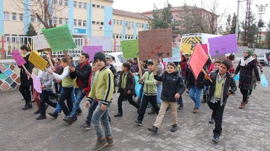 Midyatlı &Ccedil;ocuklardan Yetişkinlere Temizlik Dersi