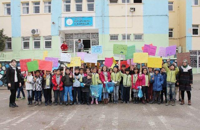 Midyatlı Çocuklardan Yetişkinlere Temizlik Dersi