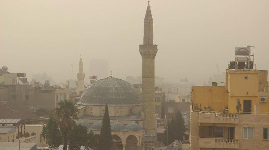 Suriye &Uuml;zerinden Gelen Kum Ve Toz Fırtınası Kilis&rsquo;te Etkili Oldu