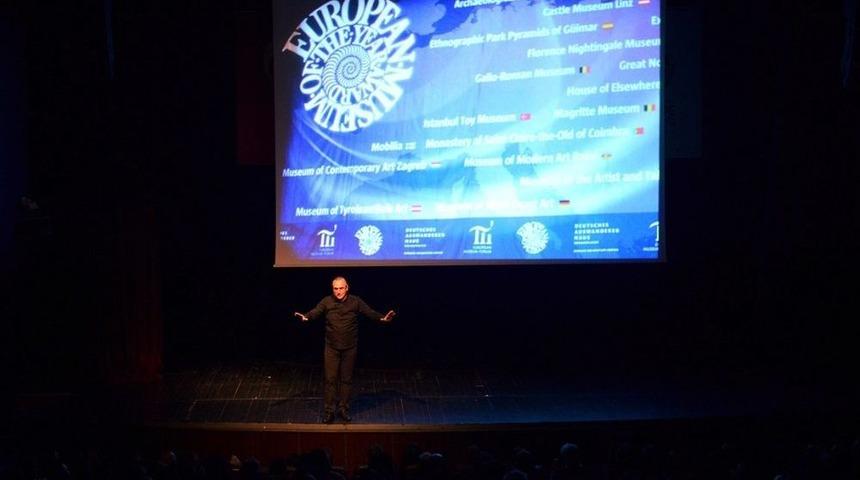 Sunay Akın &ldquo;g&ouml;r&ccedil;ek&rdquo;le Maltepe&rsquo;de Sahne Aldı