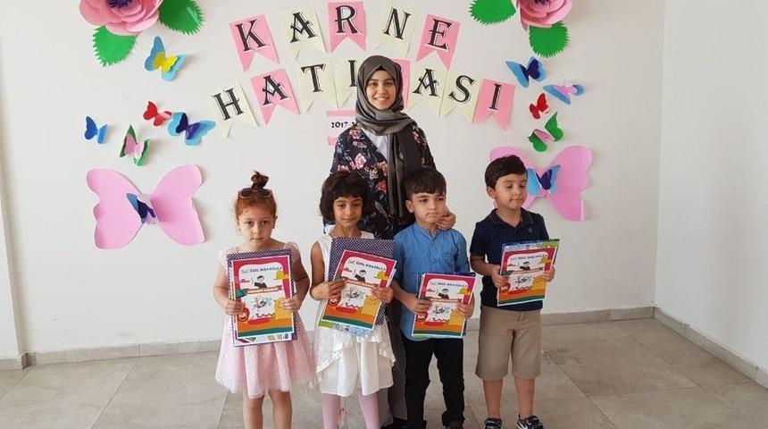 İkra Kolejinde Karne Sevinci