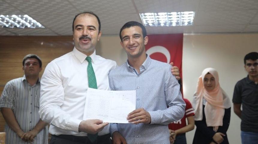 &Ccedil;ift&ccedil;i, &Ouml;ğrencilerin Karne Heyecanına Ortak Oldu