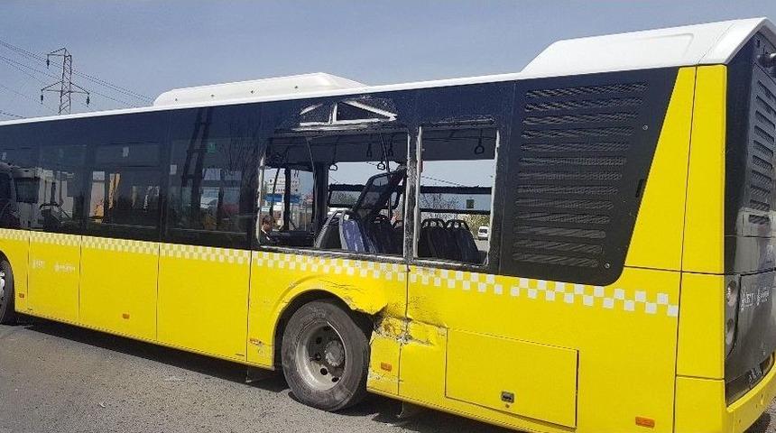 Kayabaşı’nda Hafriyat Kamyonu İett Otobüsüne Çarptı: 2’si Bebek 5 Yaralı