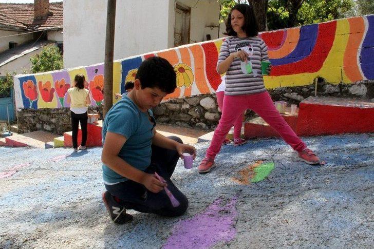 Minik Eller Seydikemer’i Renklendiriyor G3