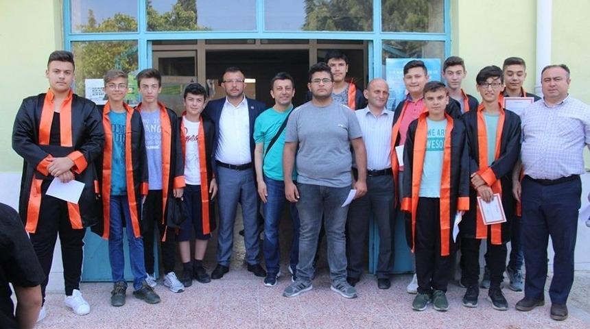 Başkan Yavaş &Ouml;ğrencilerin Mezuniyet Coşkusuna Ortak Oldu