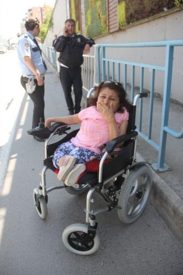 ’utanmaz’ Hırsız, Engelli Genç Kızın Telefonunu Çaldı