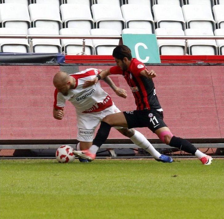 Antalyaspor’da Yeni Transferlerin Adı: ’hüsran’ Oldu G5