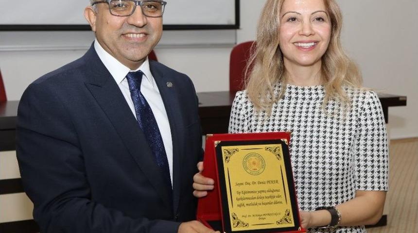 Erü’de “amerika’da Tıp Ve Tıpta Uzmanlık Eğitimi” Paneli Düzenlendi