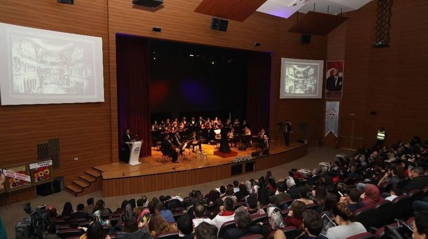Er&uuml;&rsquo;de Klasik T&uuml;rk M&uuml;ziği Korosu Konser Verdi