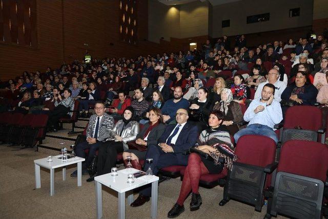 Erü’de Klasik Türk Müziği Korosu Konser Verdi