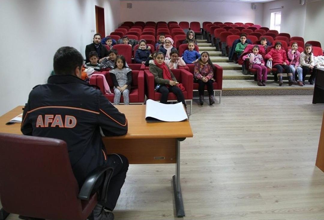 Konu Afet Olunca Derslerini Afad&rsquo;da İşlediler