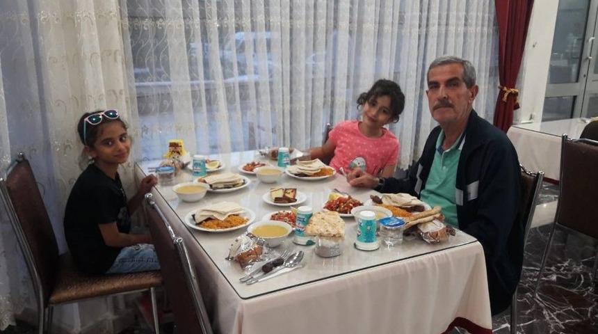 &Ccedil;ocuklar, Huzurevi Sakinleriyle Buluştu